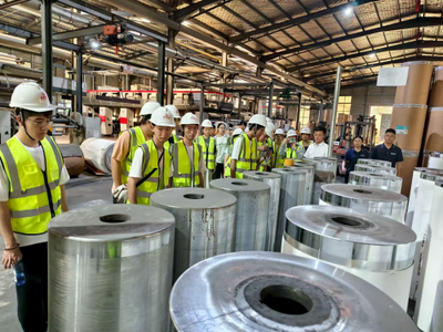 青苗材子入林海 在智造、红色与绿色的交响中淬炼钢铁初心